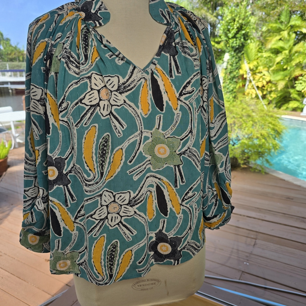 Christian Siriano Blue and Yellow Graphic Bell Sleeve Blouse